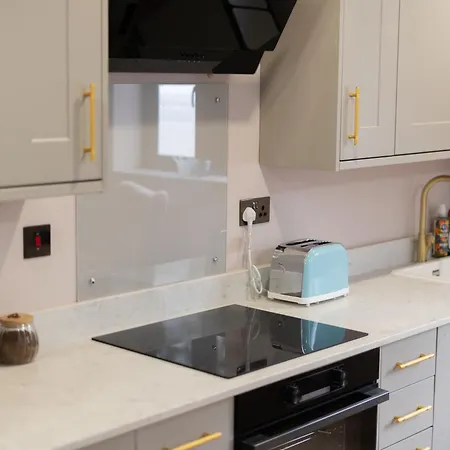 Kitsune - 1 Bedroom Luxury By Mint Apartman *